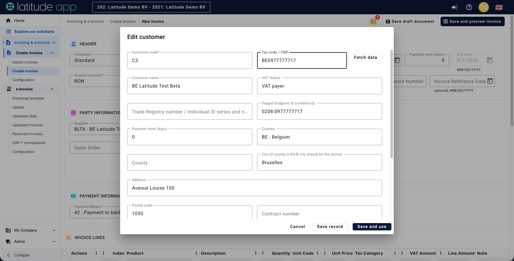 Pagina de creare a facturii, cu un client belgian selectat: formulare curate în loc de XML brut.
